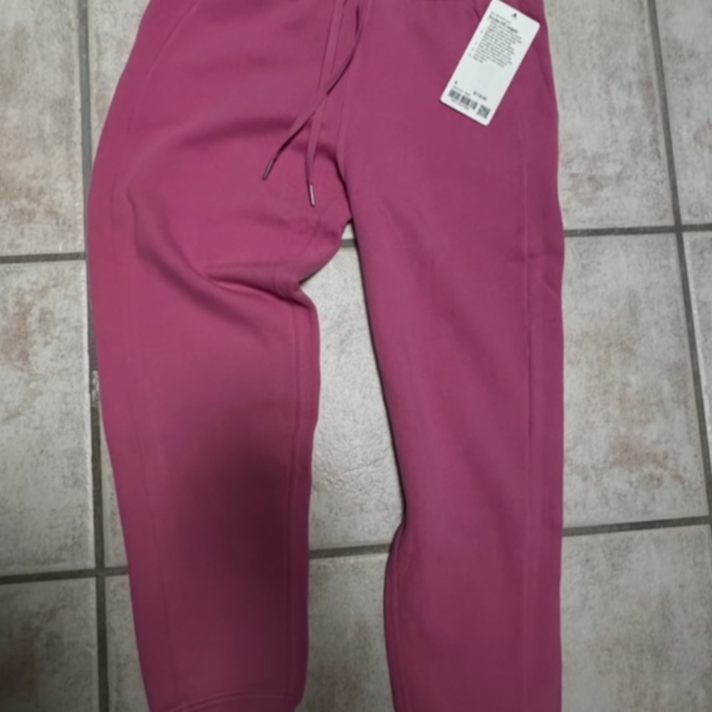 New Lululemon Pink Blossom Scuba Jogger
